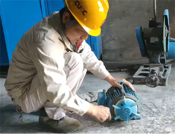 南阳中联5月2日  “五一”劳动节你的坚守值得被看见之二449.png